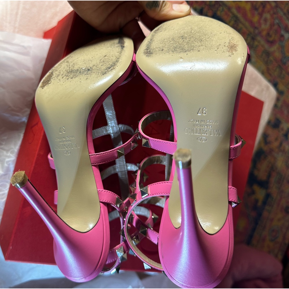 Valentino Garavani Rockstud T-Strap Leather Sandals Pink size 7 EU 37 - Picture 10 of 16